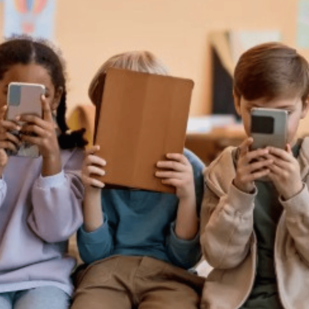 Os riscos de uso de telas por crianças e adolescentes